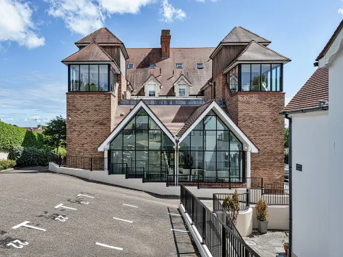 Apartment in Tenby near South Beach - Pools