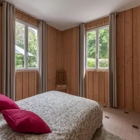 Burgundy Poolside Getaway Отели в г. Кюзи