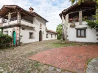 Idyllic Retreat with shared pool Hotels in San Marcello Piteglio