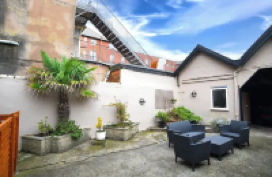 Twelve Apartments Hotels in 