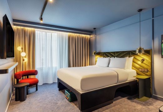 Tribe Krakow Old Town 현대적인 객실 인테리어