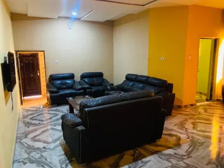 Flenjo Zone Bar and Apartments Отели в г. Адо-Экити