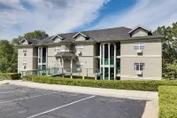 Cozy Resort Condo 5 Mi to Branson Landing! - Holiday Apartments