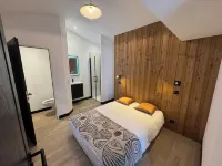 House 300 Meters from the Beach, Enclosed Yard for 2 Cars, Garden and Terrace Hotel di Sainte-Marie-de-Re