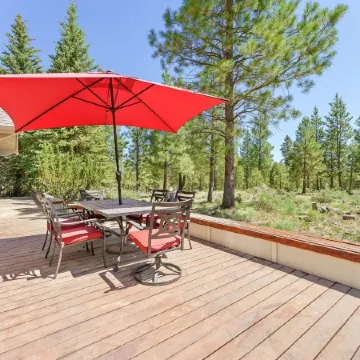 10 Tan Oak Home Features Private Hot Tub and BBQ on the Deck by RedAwning