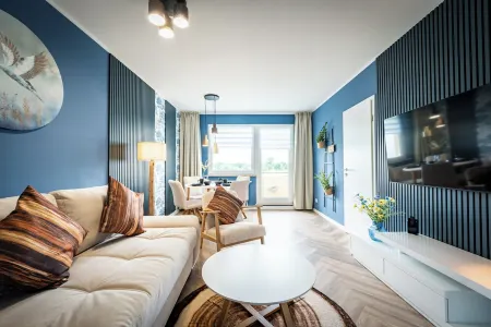 Barby Apartment with Elbe View & Balcony on the Elbe-Saale Cycle Path Отели в г. Зальцланд