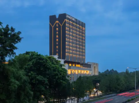 ดับเบิลทรี บาย ฮิลตัน จาการ์ตา บินตาโร จายา