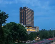DoubleTree by Hilton Jakarta Bintaro Jaya Hotel dekat Masjid Fathullah UIN Syarif Hidayatullah Jakarta