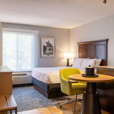 Hampton Inn Portsmouth Central Hoteles cerca de USS Albacore Museum