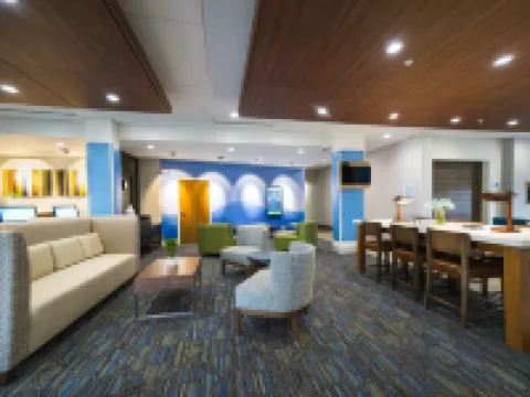 Holiday Inn Express & Suites SOUTHAVEN CENTRAL - MEMPHIS by IHG Hotels in Southaven
