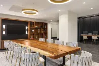 Radisson Blu Vancouver Airport Hotel & Marina - Business
