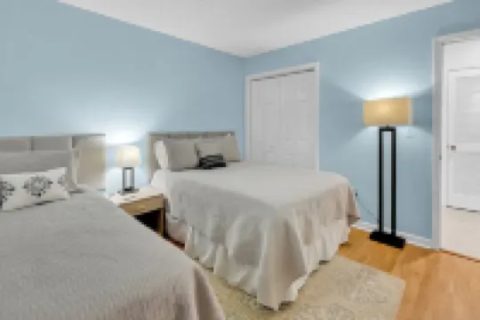 Cute Little River Condo, Newly updated 2 bedrooms 3 beds, sleeps 4-5