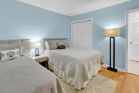 Cute Little River Condo, Newly updated 2 bedrooms 3 beds, sleeps 4-5