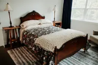 The Rusty Lantern! Enjoy peace and quiet in this cozy mountain cabin! Free WiFi