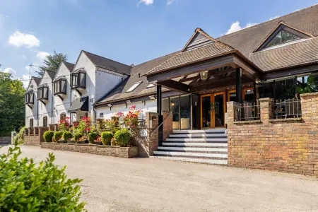 Westmead Hotel Bar & Restaurant Отели в г. Реддич