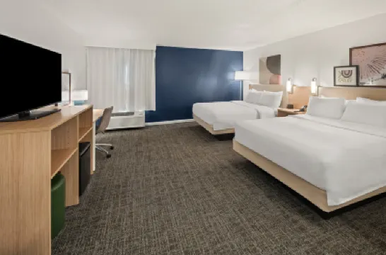 Spark by Hilton Waldorf Hotel di 