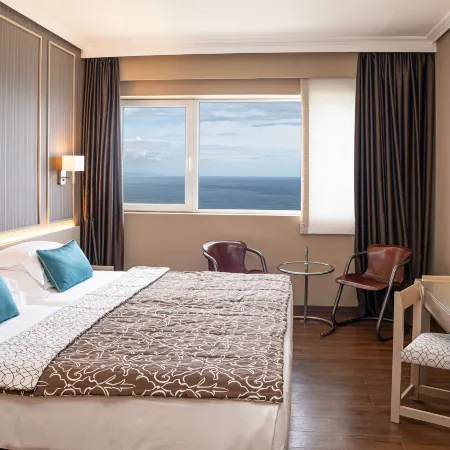 Mercure San Sebastián Monte Igueldo Отели рядом с достопримечательностью «Пляж Ондаретта»