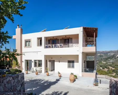 Panorama Luxury Rooms Hoteles en Lampi