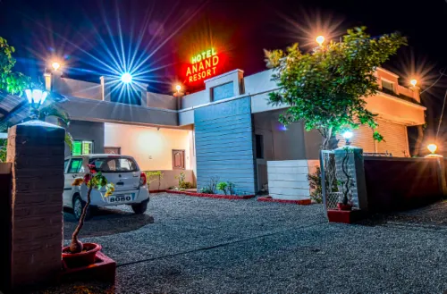 Hotel Anand Deluxe, Panhala Hotels in Panhala