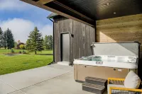 Family Getaway with Private Hot Tub + Near Tetons Sleeps 16
