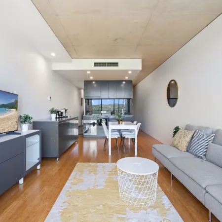 Chic 1-Bed Apartment Near Canberra’s Bustling CBD