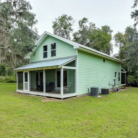 1/2 Mi to Sapelo River: Family Home w/ Large Yard