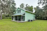 1/2 Mi to Sapelo River: Family Home w/ Large Yard - 2-Star