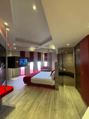 Hot Elite Hotels near Central Militar Hospital