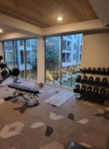 Riverwalk Luxury Condo Steps to DT Free Parking