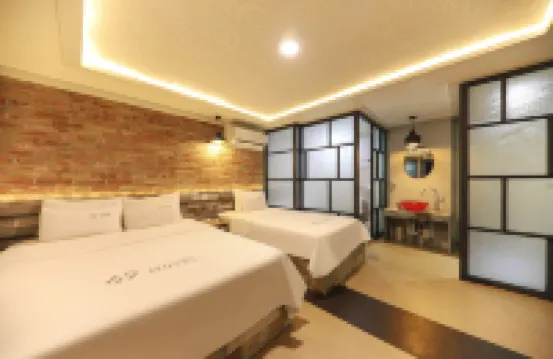 Yeosu 6&9 Hotels near Yeosu Airport