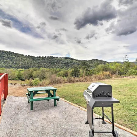 Updated Mtn View Studio w/ Loft - Near River!