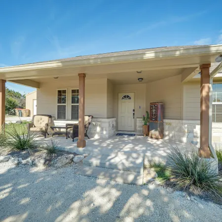 New Braunfels Home w/ Pool 2 Mi to Guadalupe River