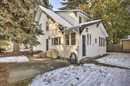 Charming Downtown Coeur DAlene Home with Yard! - Kylpylä
