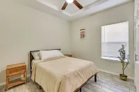2 Mi to DHR Health: Commuter-friendly Pharr Apt - Homestays
