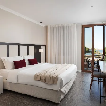Civitas Suites Hotel
