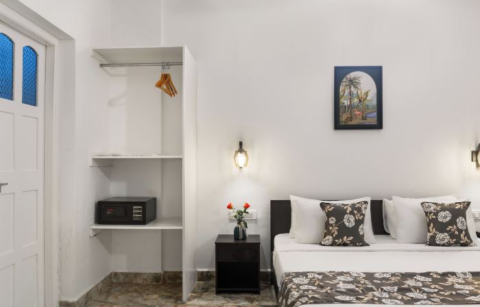 8fold by Larisa, Siolim