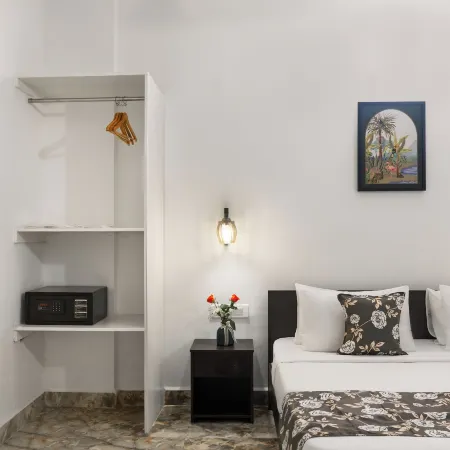 8fold by Larisa, Siolim