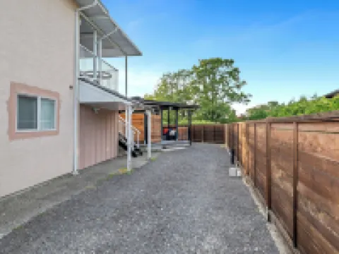 Knockan Hill Rentals - Ground Floor Suite Hotels in Saanich