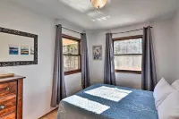 Charming Leadville Retreat w/ Private Hot Tub - WiFi