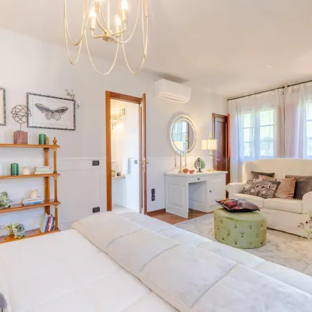 Villa Borbone - Perched on the Lucca Hills
