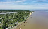 Sunnyside Up - Small Dog Friendly Waterfront Cottage