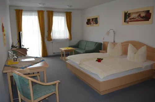 Gasthaus Augenstein Hotels in Künzing