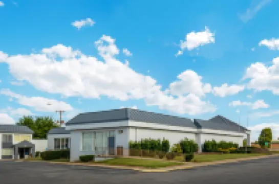 Baymont by Wyndham Richmond KY Hotel di 