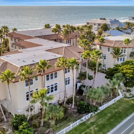 Beachfront With Private Balcony Heated Pool and Spa