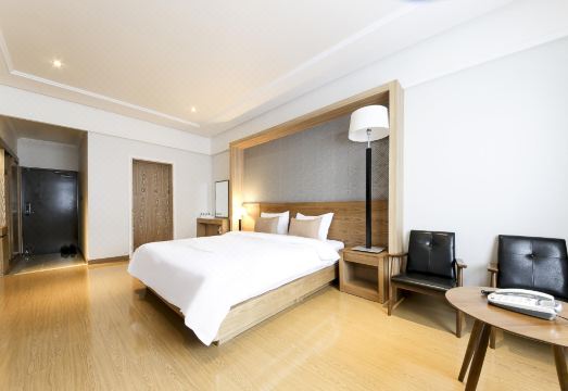 호텔 객실 내부