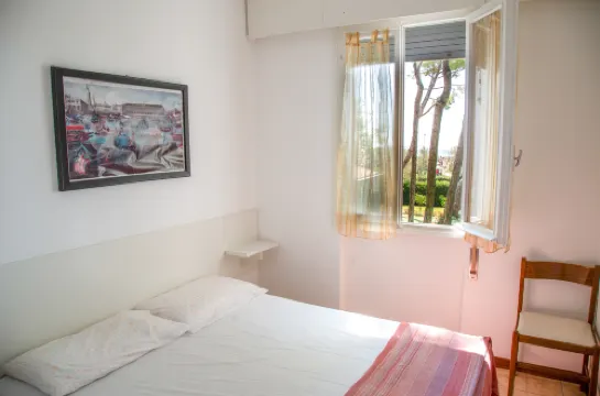 Spacious first-floor flat near the beach