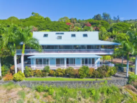 Maka Nui Estate/ Luxury Big Island Ocean View Home above Kealakekua Bay