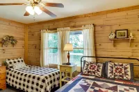 Bring a Pet: Bostic Cabin w/ Mtn Views! - 3성급