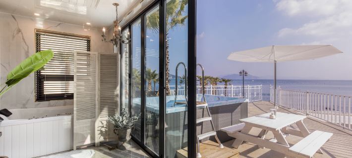 LIM Sea Side Poolvilla Pension Hotels in Namhae