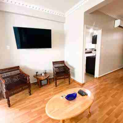 Stylish 1-Bed Opposite Queen’s Park Savannah Others